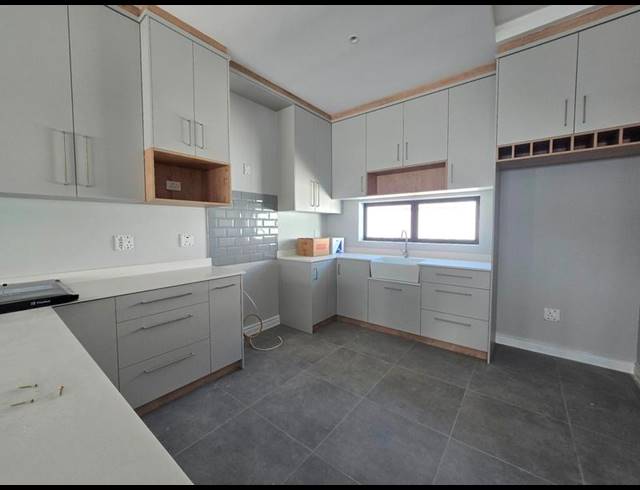 3 BEDROOM HOUSE FOR SALE IN SHELLEY POINT